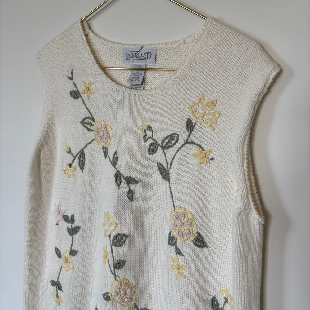 Lands’ End Floral Embroidered Sleeveless Knit Top Cream Size L- 100% Cotton